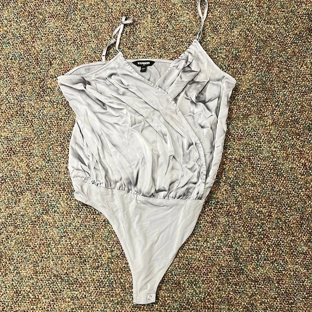 Express Medium grey low cut bodysuit blouse - Picture 1 of 4